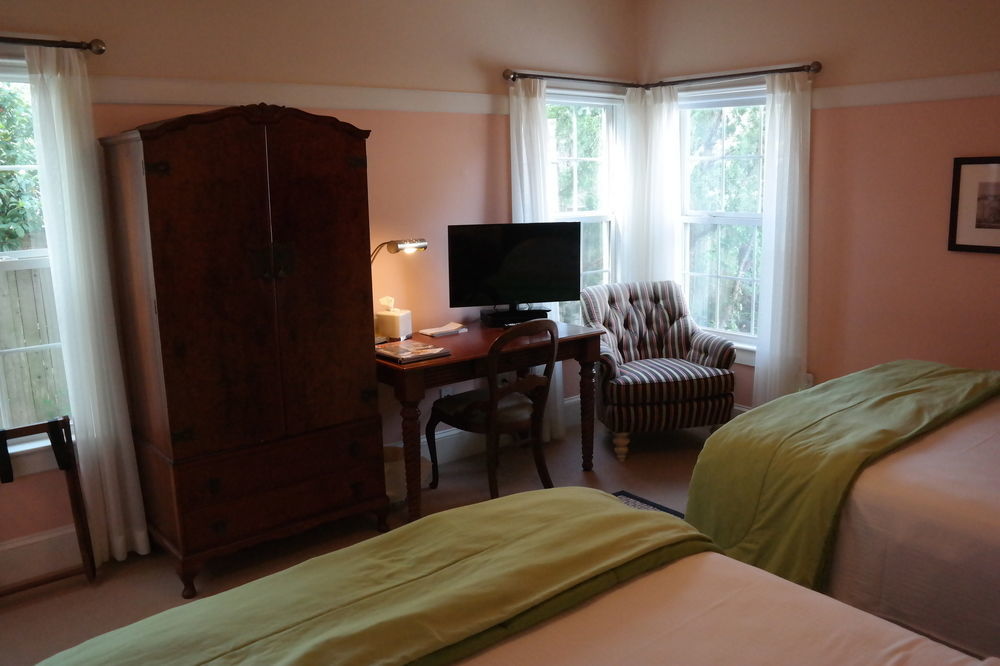 Beach Spa Bed & Breakfast เวอร์จิเนียบีช ภายนอก รูปภาพ