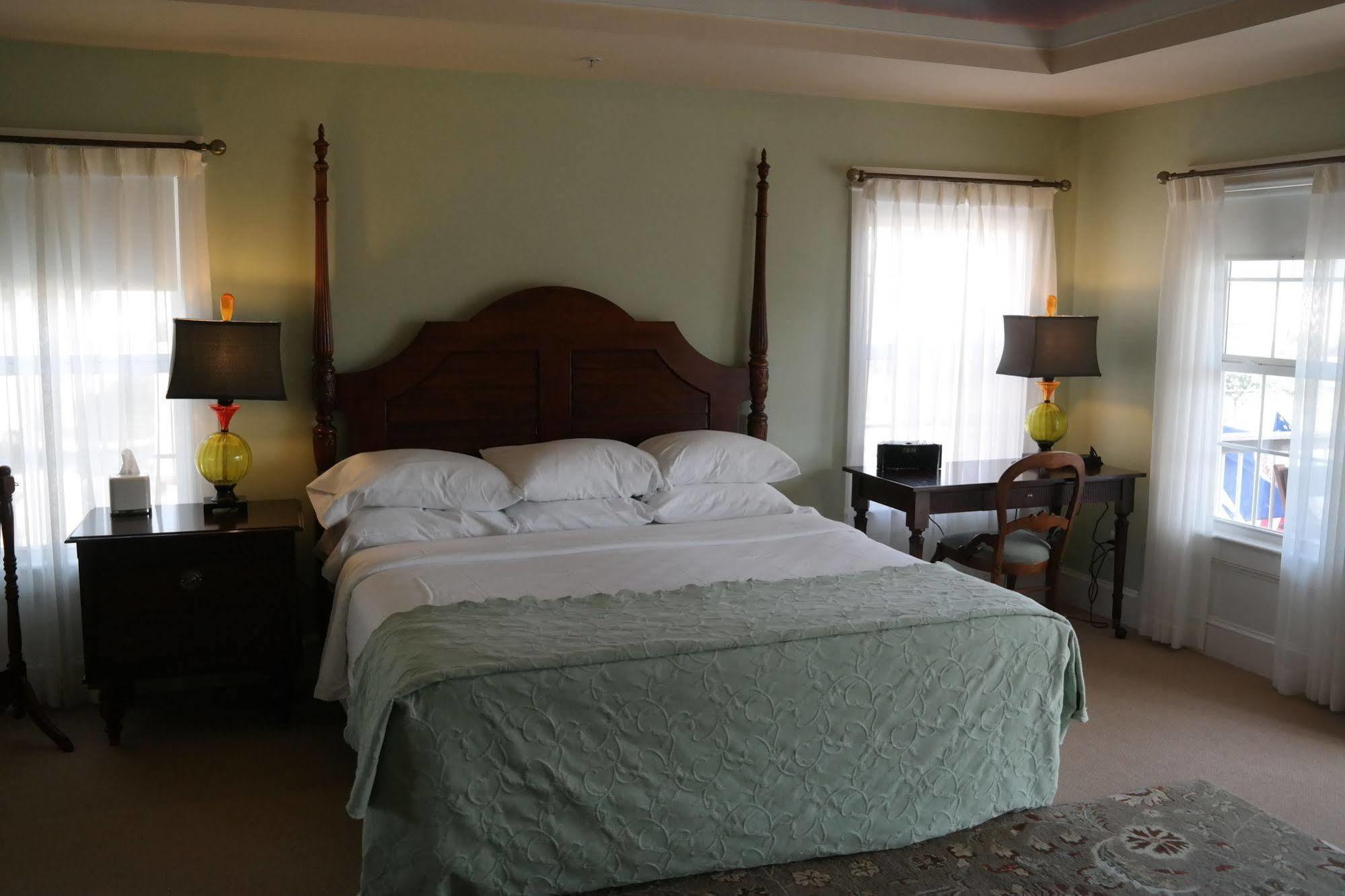 Beach Spa Bed & Breakfast เวอร์จิเนียบีช ภายนอก รูปภาพ